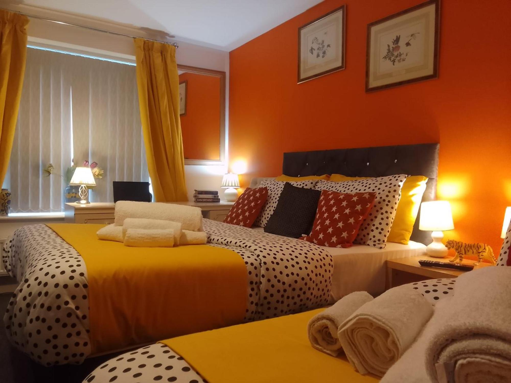 Cosy Stay In Walsall By Ideal Home Bloxwich 외부 사진