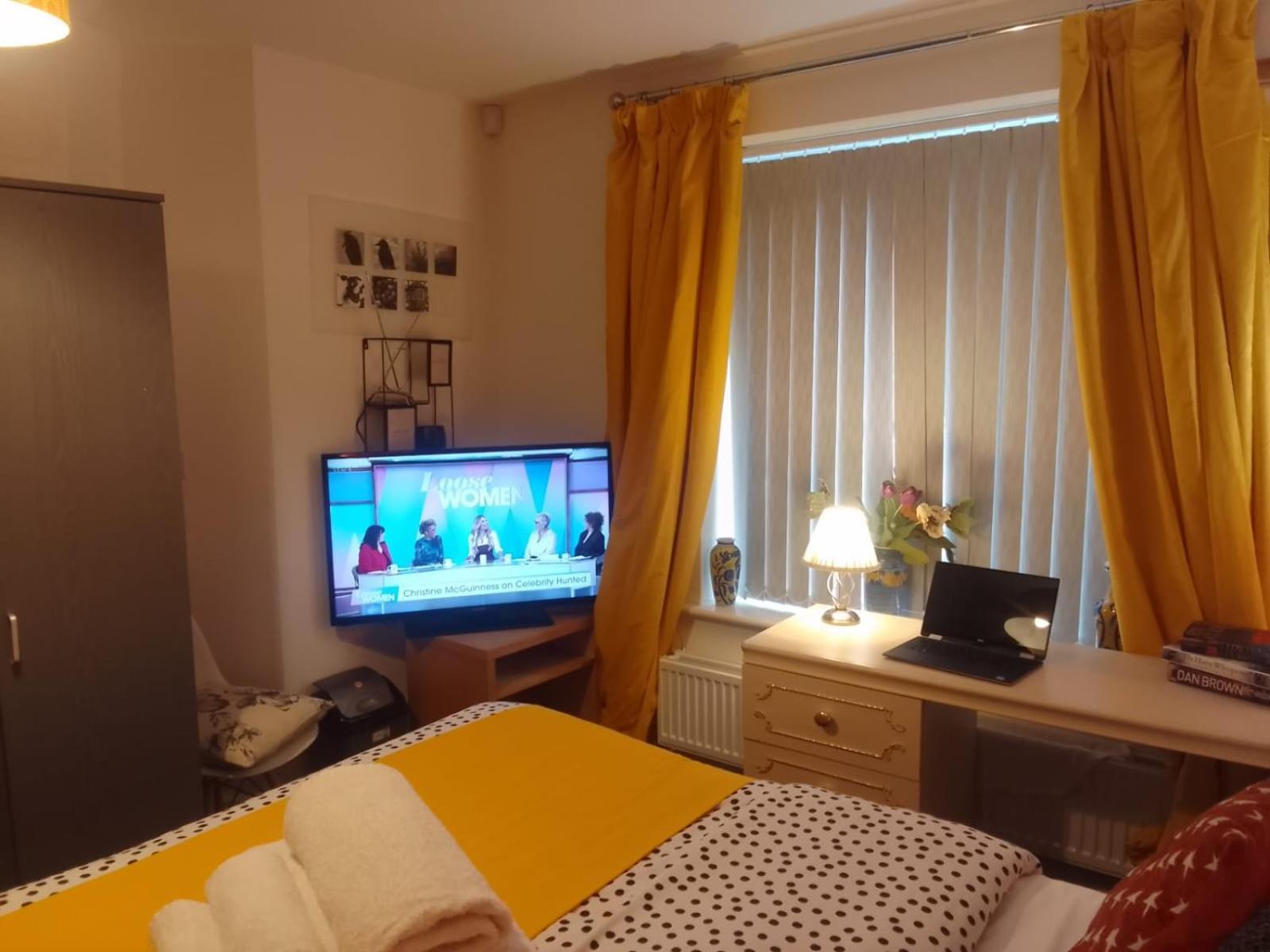 Cosy Stay In Walsall By Ideal Home Bloxwich 외부 사진